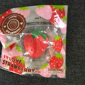 Cute ibloom mini strawberry squishy